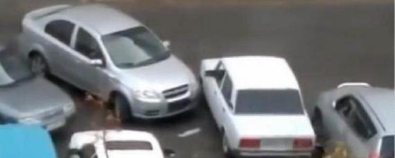 车被撞了打什么电话