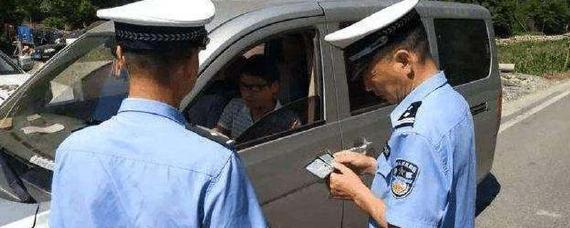 面包车贴膜交警罚款吗