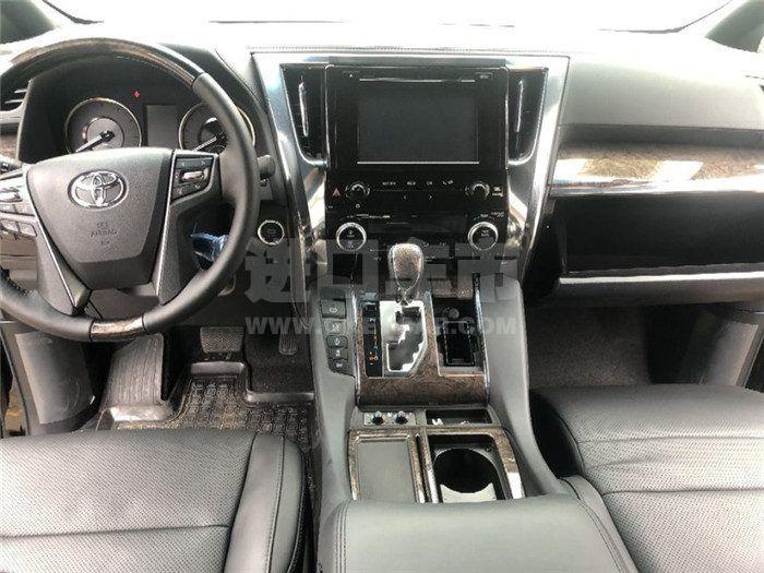 f_900x675_0_q87_autohomecar__ChsEkF1_RxyAIzDiAAJlq-ZheoQ634