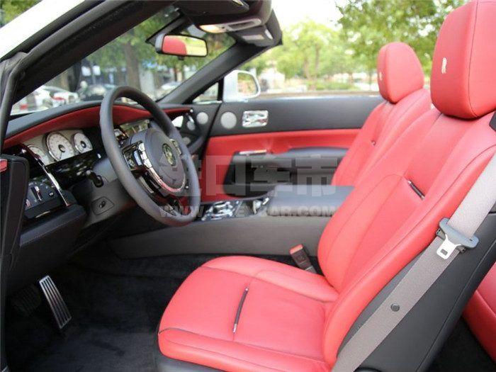 f_900x675_0_q87_autohomecar__ChcCQF1KVYaAelp2AAF82G3g2I4432