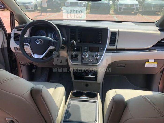 52b3b0defb894f69ffbc36979344735