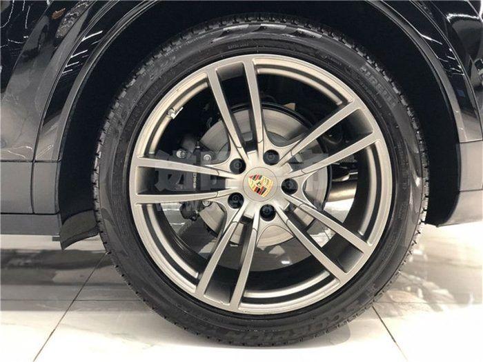 f_900x675_0_q87_autohomecar__ChsEe12hdEqAeAsOAAJEBBA6pZk415