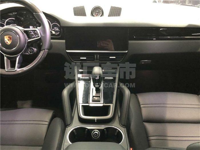 f_900x675_0_q87_autohomecar__ChsEe12hdFSAEQp4AAGe2m5RpYE984