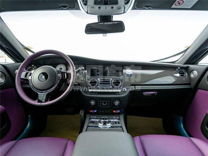 f_900x675_0_q87_autohomecar__ChsEfFyv7FaAa6ISAAGA6gJUcKo214