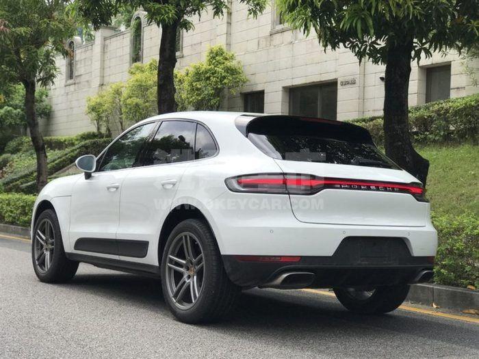 f_900x675_0_q87_autohomecar__ChsEfF1v80aAKc5pAAK2Wyxh78c560