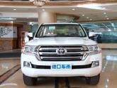 丰田酷路泽在平行进口车市场一直备受欢迎，相信不用我多介绍大家都有所了解，作为一款SUV车型，它在去年的平行进口车市场更是勇夺了销量冠...