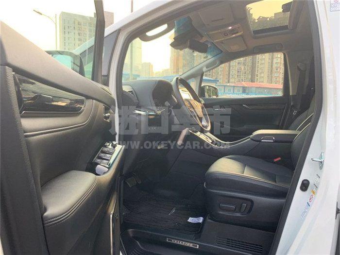 f_900x675_0_q87_autohomecar__ChcCQ13DbsOAFSjKAAGPzRgET4g404