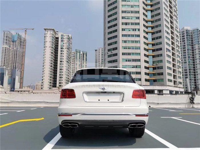 f_900x675_0_q87_autohomecar__ChsEf13DguWAZiOuAAIG5YCRnh4310