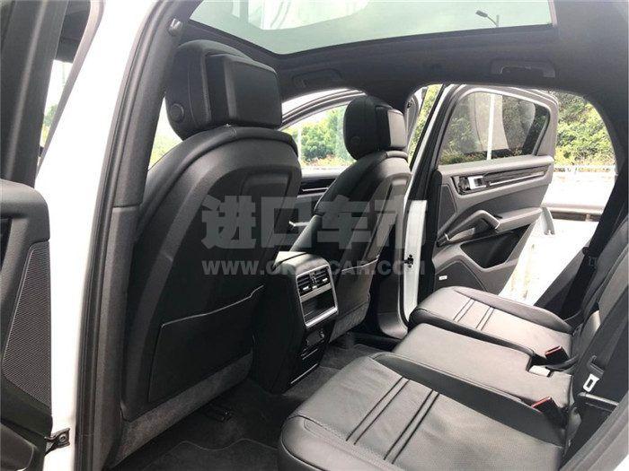 f_900x675_0_q87_autohomecar__ChcCRF3KVVKAbxt4AAHsCp29Hcg652