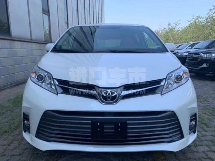 700x525