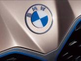 近日,随着宝马全新纯电动BMW i4概念车的发布,宝马全新LOGO也随之亮相。自1997年以来,时隔23年,宝马再度换标。“新的LO...
