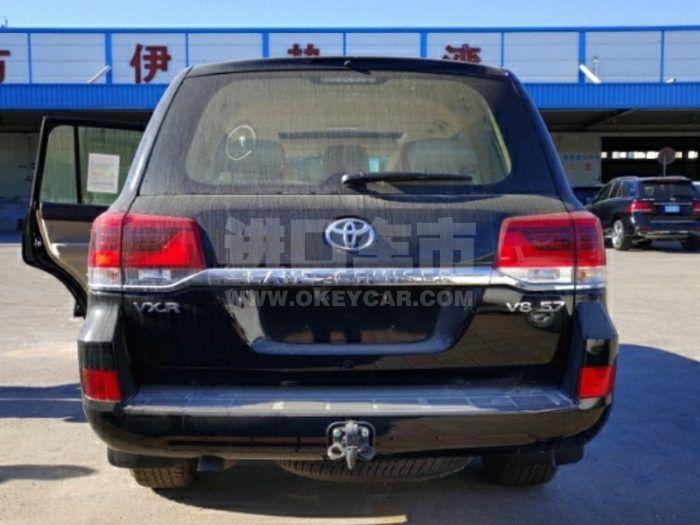 81c27cb6c85f4b7a8eb8cef1f5887c71