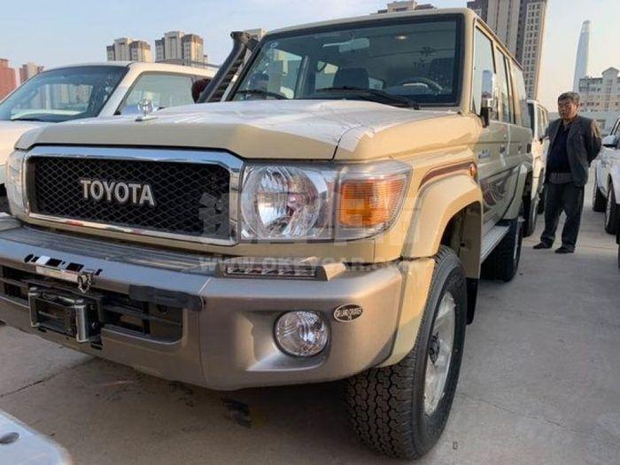 e7dab1eb7f344feeb8aafd1614ea36be