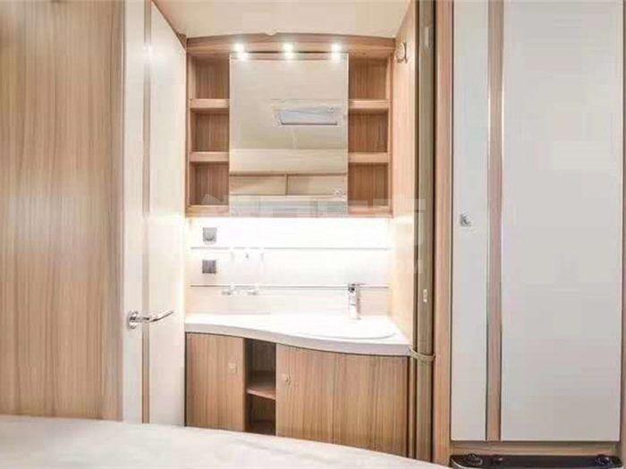 b1999c4467e745156525fa858621714