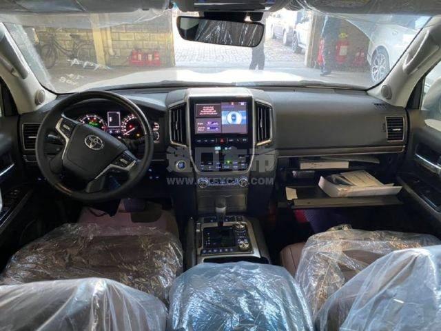 中东版2020款 丰田酷路泽5700 5.7l vx-s gts 12气